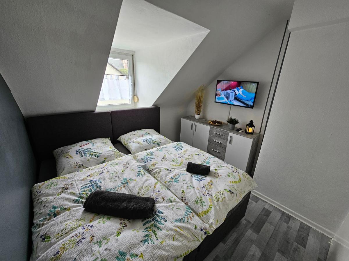 Exklusives Dachgeschoss-Apartment: Zentral in Kassel mit Highspeed-Internet Exterior photo